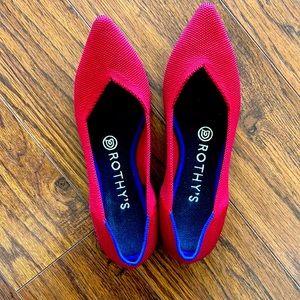 CHILI RED ROTHY’S POINT SHOE SIZE7